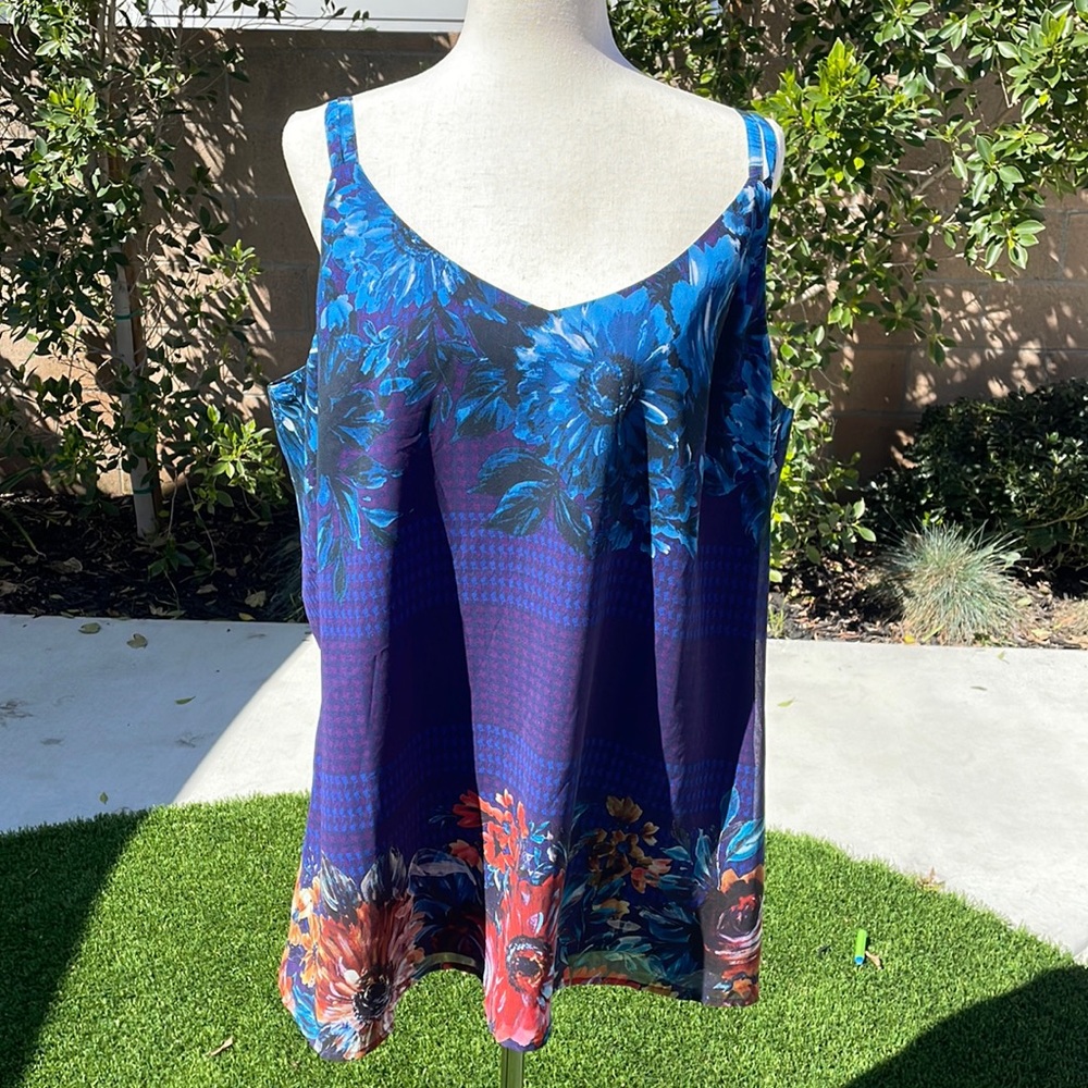 Gorgeous cabi tank. Size XL